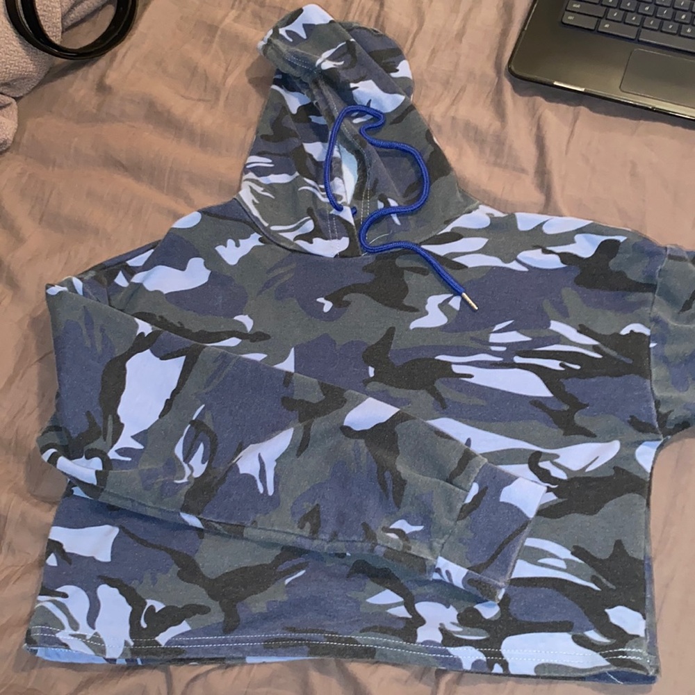 Cropped hoodie